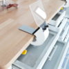 Freuding Dentalmöbel zweier Arbeitstisch weiß mit Waldmann PTE111 Leuchten, Bords und Absaugung 6593 – Bild 10