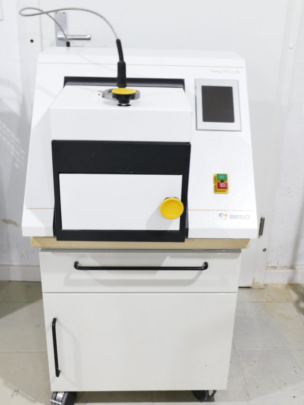 Bego Nautilus CC plus Vakuum-Druck-Gießgerät + Druckluftspeicher + Schrank + Zubehör 8166 – Bild 2
