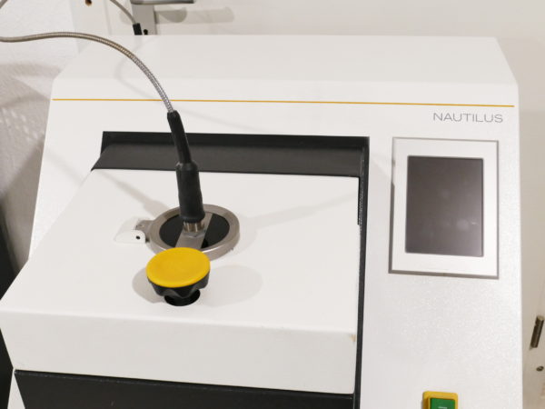 Bego Nautilus CC plus Vakuum-Druck-Gießgerät + Druckluftspeicher + Schrank + Zubehör 8166 – Bild 12