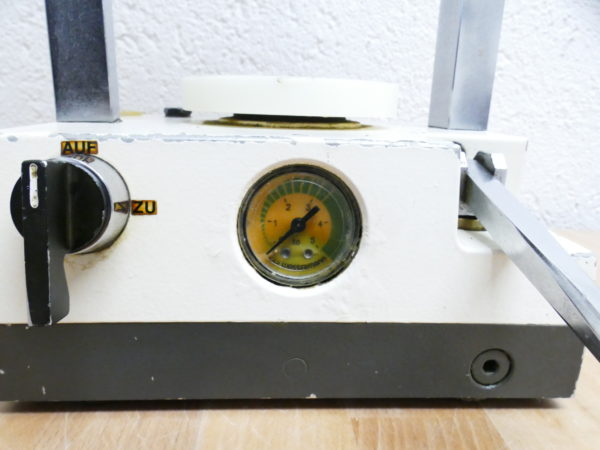 Wassermann Hydraulikpresse Typ WW-33 für 1-3 Küvetten 8237 – Bild 6