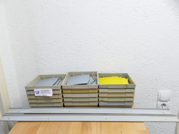 15 Kavo Arbeitsschalen mit Notizhalter mit 2 Schienen 8268