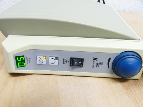 Kavo EWL K-Control Anlage mit Knieanlasser und Handstück 8415 – Bild 6
