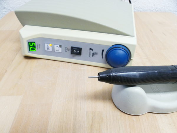 Kavo EWL K-Control Anlage mit Knieanlasser und Handstück 8415 – Bild 3