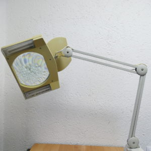 Lupen-Tischlampe mit Tischklemm 8518