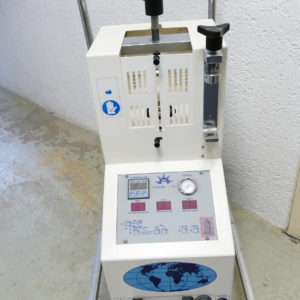 Thermoinjektionspresse vom Typ Pressing J 100 des Herstellers Pressing Dental 9208