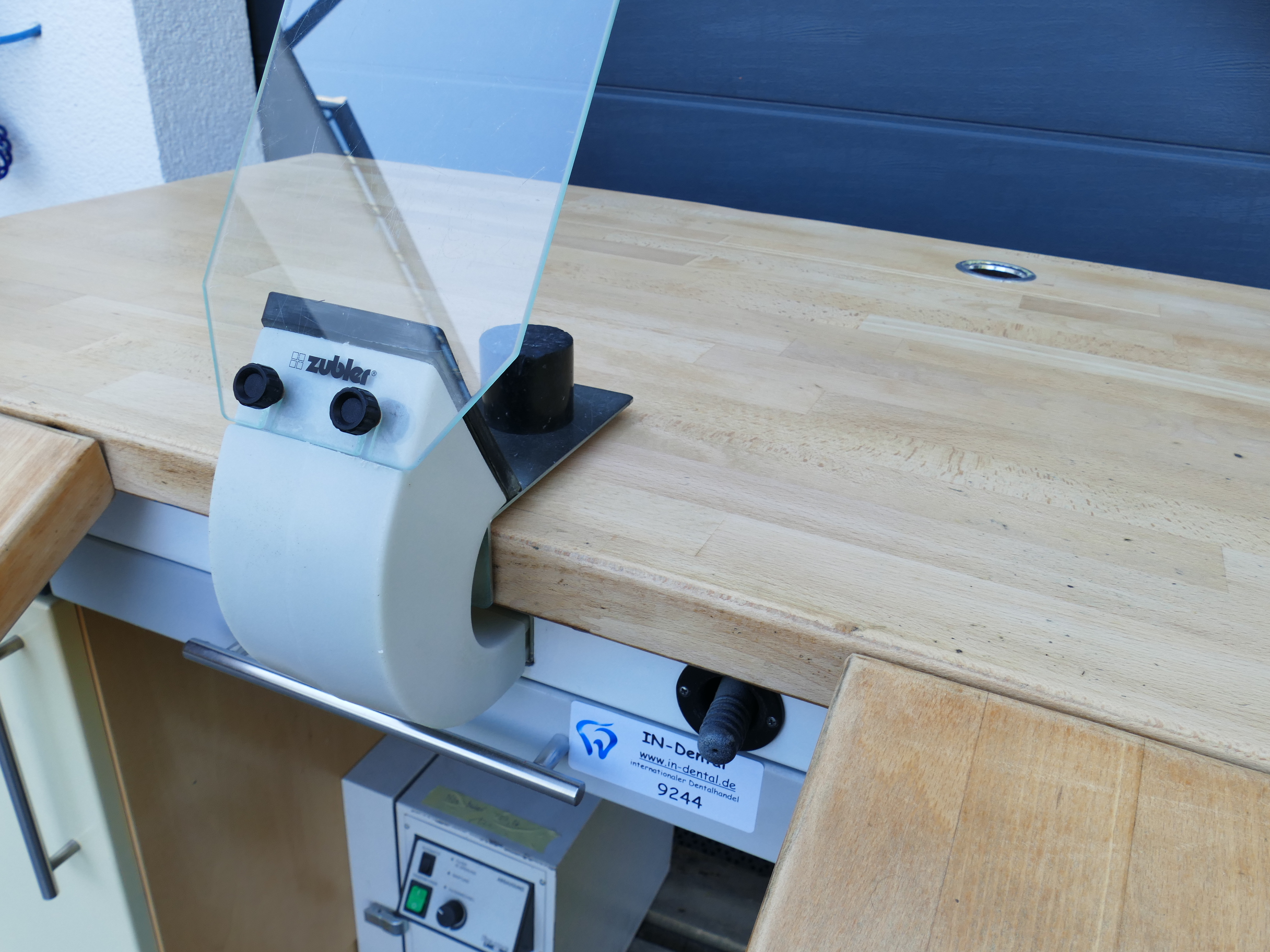 Dentalmöbel 134 cm Labor Möbel Arbeitstisch mit Luftanschluß und Absaugung 9244 – Bild 2